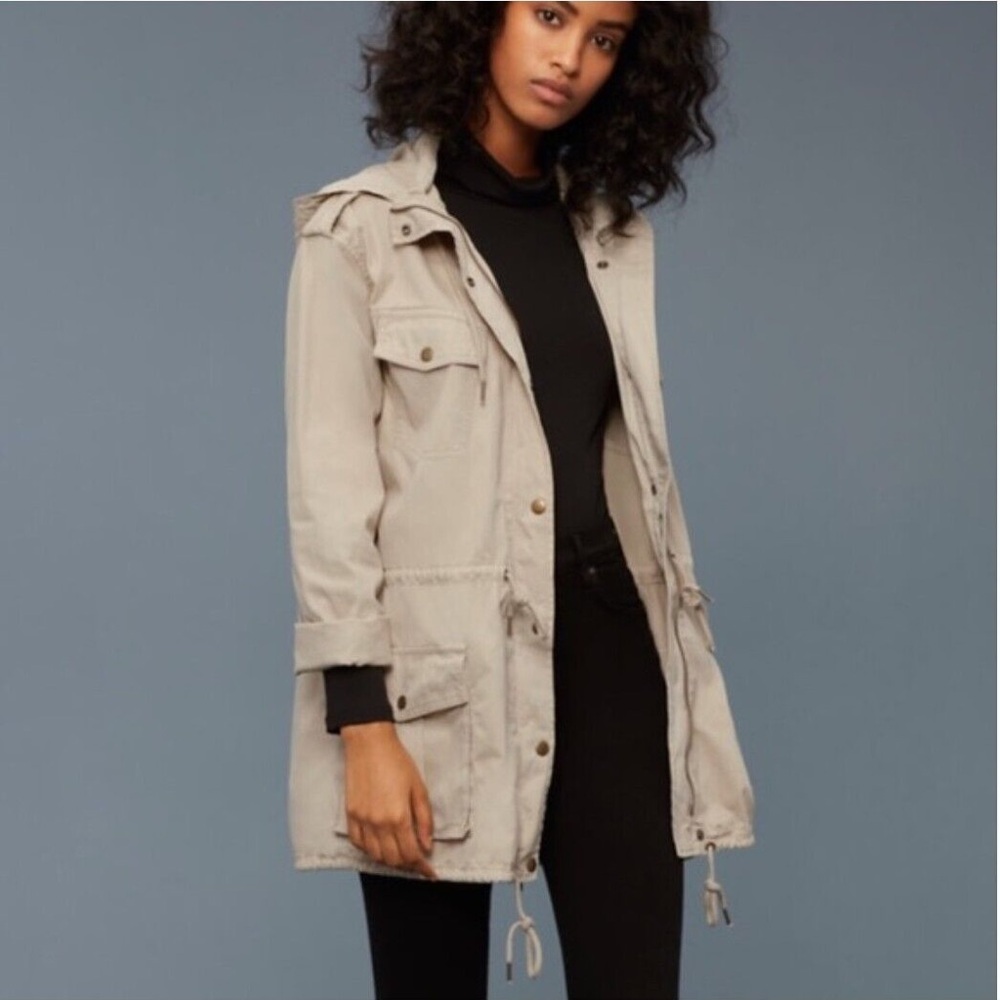 Aritzia Talula Trooper Utility Cargo Hood Jacket Size M Khaki / Tan
